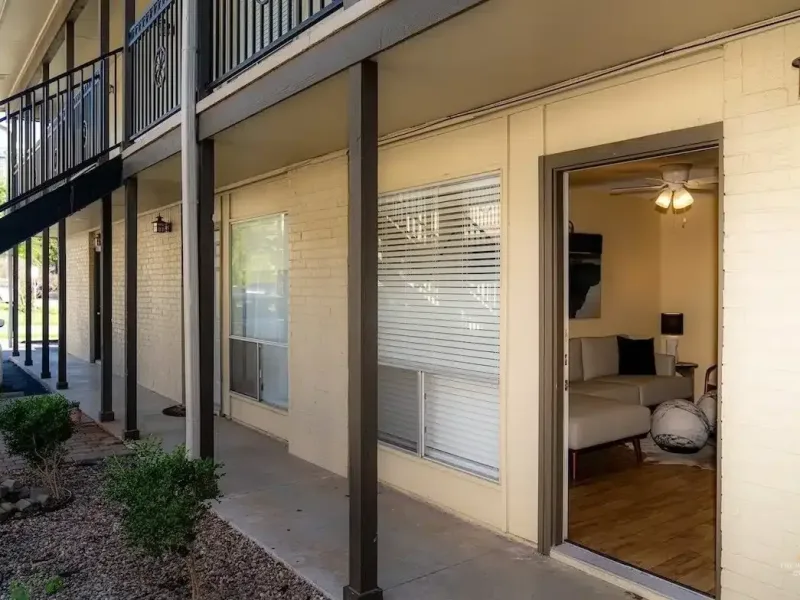 apartment-door-unit-courtyard.jpg