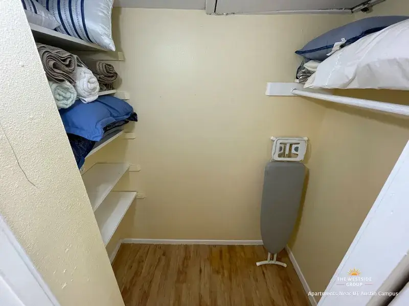 walk-in-closet